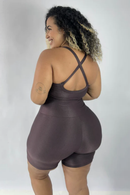 Short Meia-Coxa + Top Compressão Chocolate Serela - Coleção Corpo Livre - Sauvage Fit